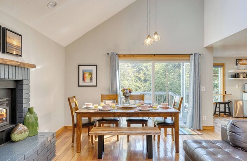 Arch Cape House | Royal Canoe by AvantStay | Walk to the Shore + Private Yard