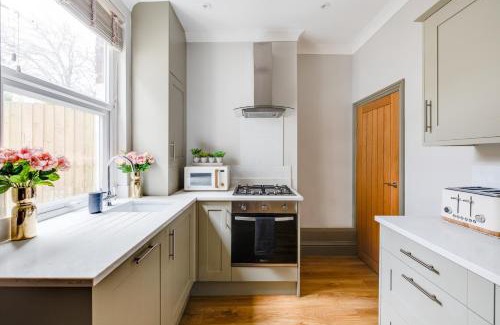 Chester Apartment | Royal Chester Retreat - Rose Platinum Properties