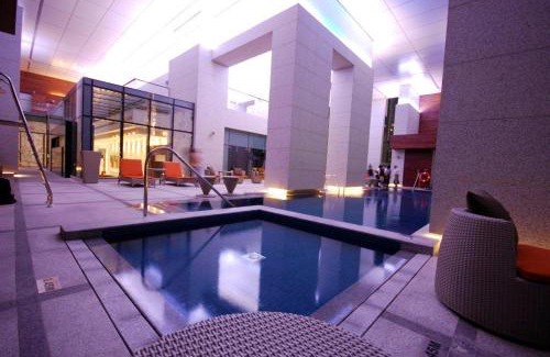 Jumeirah Lake Towers Apartment | Royal Club By RVHR, Bonnington Residential Tower - JLT