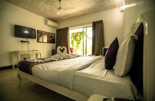 Gauravaddo Resort | Royal Emirates Resort & Spa