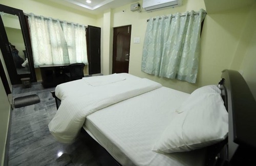 Tirupati Villa | Royal Home Stay deluxe Room