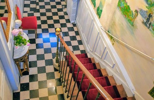 Provins Apartment | Royal Hubert