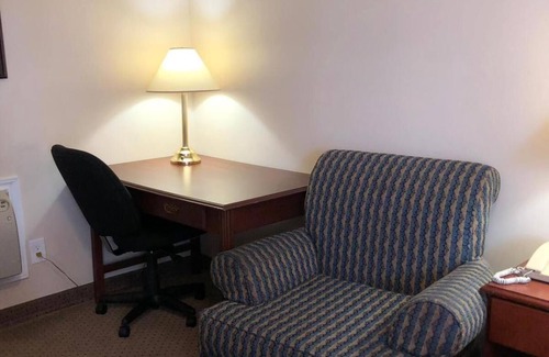 Napanee Hotel | Royal Napanee Inn