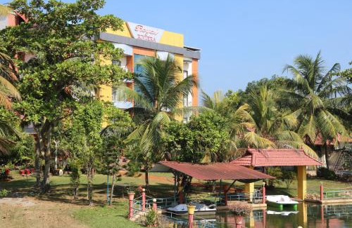 Kumarakom Hotel | ROYAL RIVIERA HOTELS & RESORTS