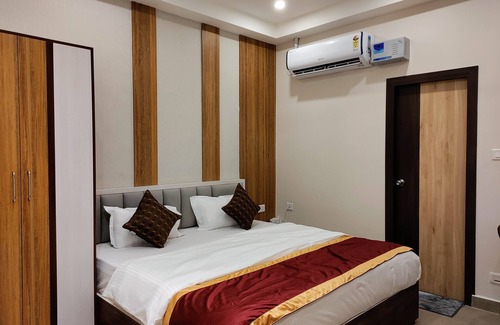 Lucknow Hotel | Royal Rooms and Banquet