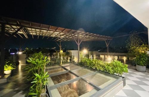 Ghata Hotel | Royal Studio Golf course road - Gurugram