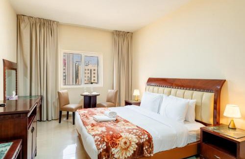 Al Majaz Apartment | Royal Tulip Studio