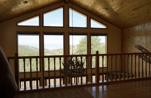 Westcliffe House | 'Royal View Lodge': Breathtaking Sangre views and star lit night skies await you