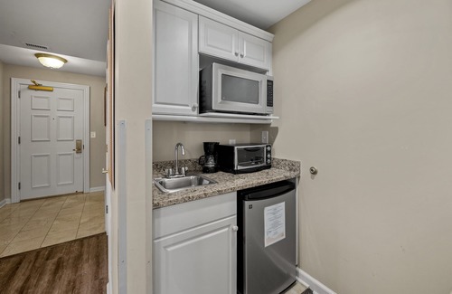 Arcadian Shores Apartment | Royale Palms 1005H Oceanview Studio w/Pool & Beach