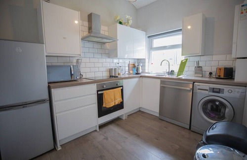 Sunderland Apartment | Royalty City Centre Home is just a15 minutes walk to Sunderland Royal Hospital.