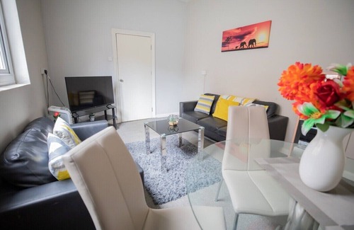 Sunderland Apartment | Royalty City Centre Home is just a15 minutes walk to Sunderland Royal Hospital.