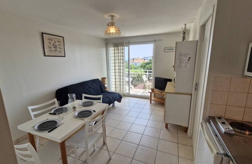 Pontaillac Apartment | Royan - APARTMENT with SEA VIEW - ONLY 300m from the BEACH and SHOPS