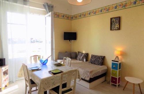 Pontaillac Apartment | Royan PONTAILLAC - STUDIO PLEINE VUE MER - Ideal PETIT BUDGET