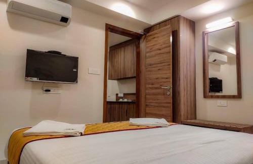 Central Chennai Hotel | RR Mount Elite Suites