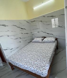 Sholinghur Hotel | RR Residency