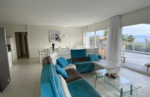 Ajaccio Villa | Rte des Sanguinaires Villa with swimming pool 150 m walk from the beach.