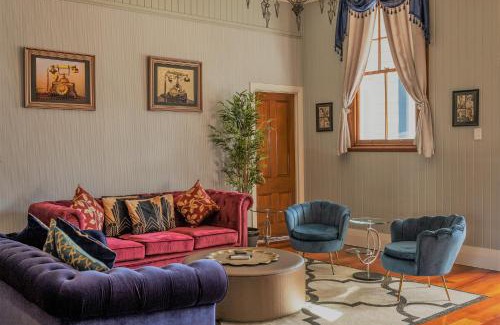 Owhango Apartment | Ruapehu's 5-Star OLD POST OFFICE - 1-4 Bdr West Wing