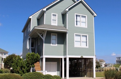 Manteo House | Rudder Village 9A - Pet-Friendly Home in Pirate's Cove