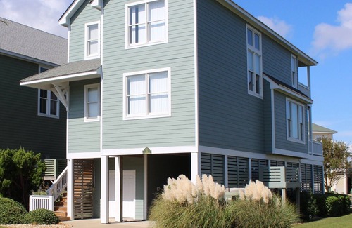 Manteo House | Rudder Village 9A - Pet-Friendly Home in Pirate's Cove