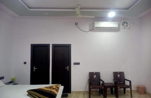 Mathura House | Rudra Guest House