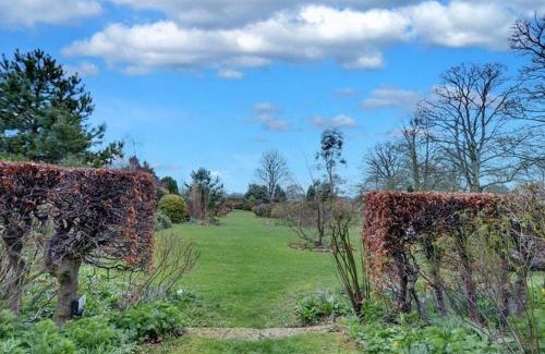 Cropton House | Rue Crofts View