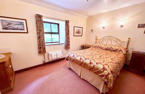 Cropton House | Rue Crofts View