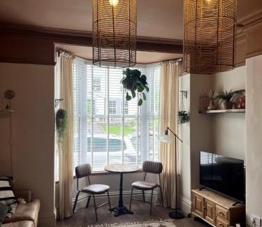 Buxton Apartment | Rufloreo Flats 1 - central gem