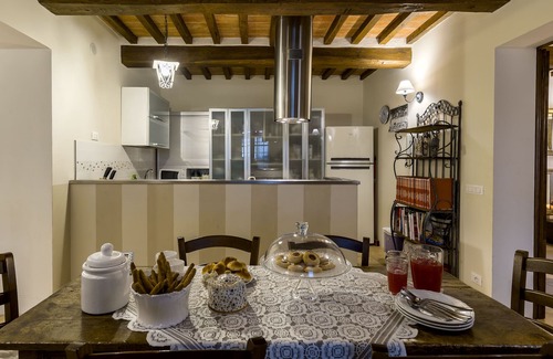 Cortona Old Town Villa | Rugantina- Large Tuscan countryhouse with private big pool and gardens, sleeps14