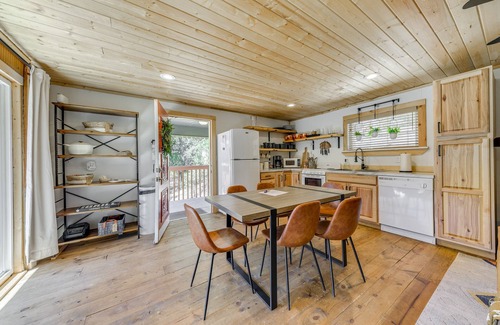 Ruidoso Cabin | Ruidoso Cabin Rental w/Hot Tub: Walk to Main!