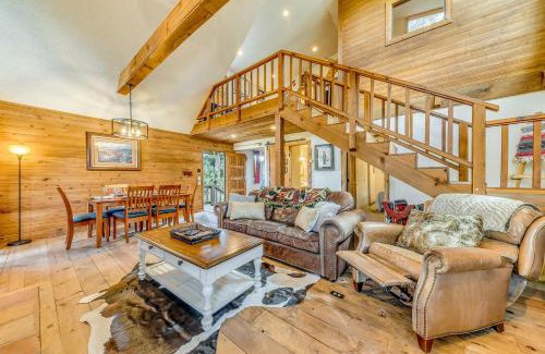 Ruidoso House | Ruidoso Cabin with Deck and Views 4 Mi to Winter Park