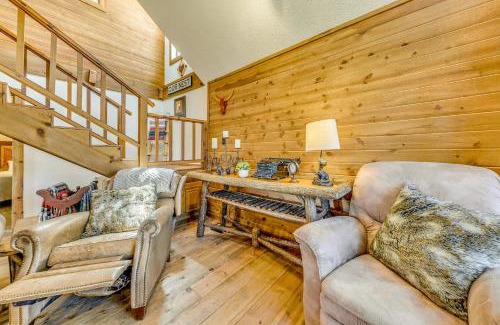 Ruidoso House | Ruidoso Cabin with Deck and Views 4 Mi to Winter Park