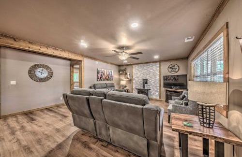 Ruidoso House | Ruidoso Cabin with Patio - Walk to Midtown!