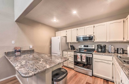 Ruidoso Condo | Ruidoso Condo w/Private Hot Tub ~ 1 Mi to Dtwn!