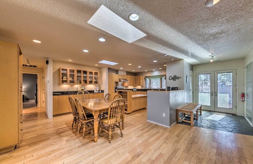 Ruidoso Cottage | Ruidoso Getaway w/Deck - 16 Mi to Ski Apache
