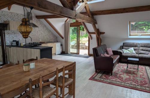 Soubrebost Apartment | Ruim appartement dichtbij Bourganeuf