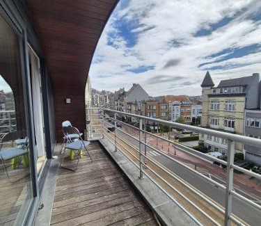 Blankenberge Apartment | Ruim duplex appartement- 8p - wandelafstand strand