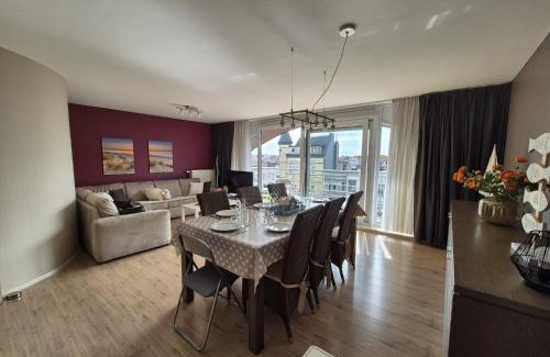 Blankenberge Apartment | Ruim duplex appartement- 8p - wandelafstand strand