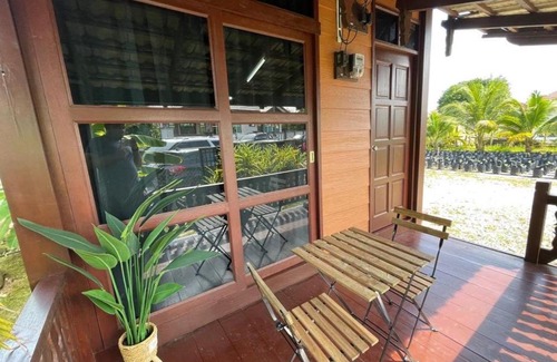 Kampung Bukit Tok Beng Ski Chalet | Rumah Kebun Gucher
