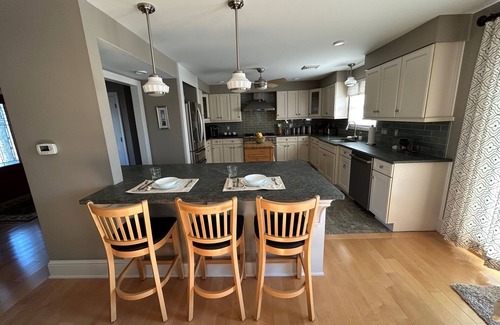 Dennisville House | Run Creek Cottage 2.3 miles to Ocean City, NJ