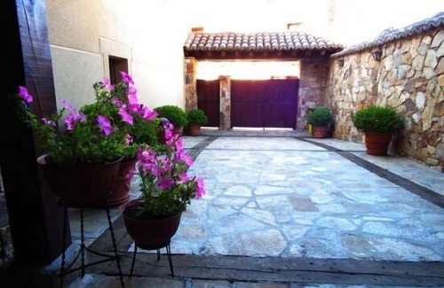 Braojos Cottage | Rural apartment Las Encarnas for 2 people