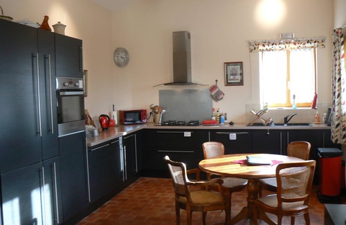 Viserny House | Rural calm between Chablis & Beaune, near Semur-en-Auxois. Dogs welcome.