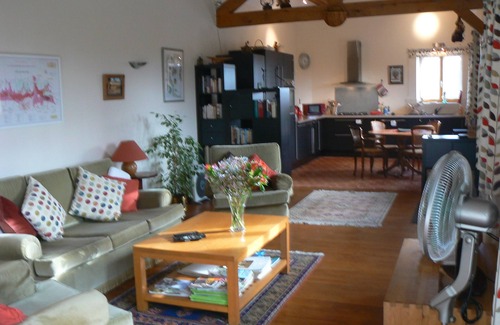 Viserny House | Rural calm between Chablis & Beaune, near Semur-en-Auxois. Dogs welcome.