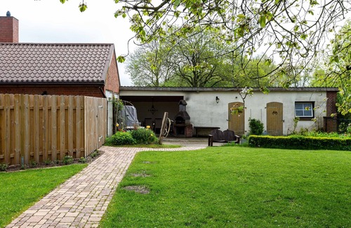 Bosdorf Apartment | Rural charm, modern living under thatch in the old farmhouse