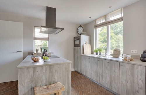 Uden House | Rural Comfort Farmhouse with Private Outdoor Hot tub