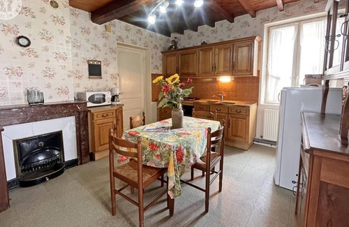 Saint-Heand Cottage | Rural cottage in Saint-Héand with private garden and pets allowed