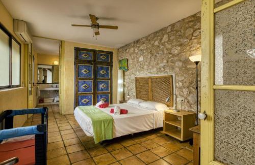 Avinyonet de Puigventos House | Rural House 3 Apartments, Patio BBQ & Hiking