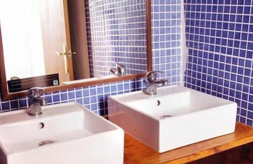 Sant Pere de Ribes Cottage | Rural house of the SXVI in Garraf natural site (groups, events and weddings)