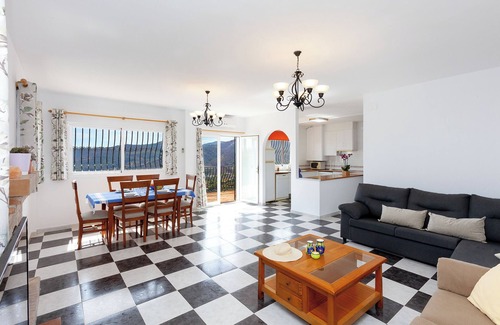 Almunecar Cottage | Rural house with incredible views to the sea and mountains of the area.