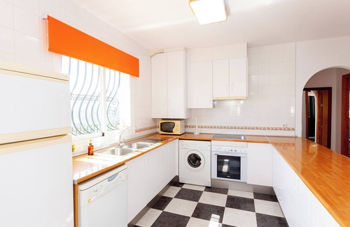 Almunecar Cottage | Rural house with incredible views to the sea and mountains of the area.