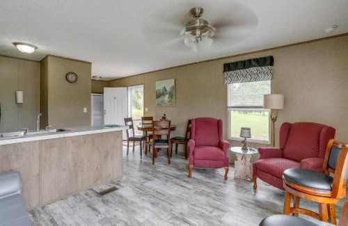 Boswell House | Rural Mt Olive Cabin Rental with White River View!